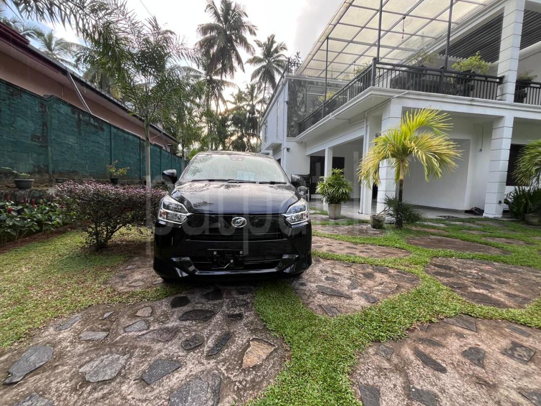 Advertisement image 6