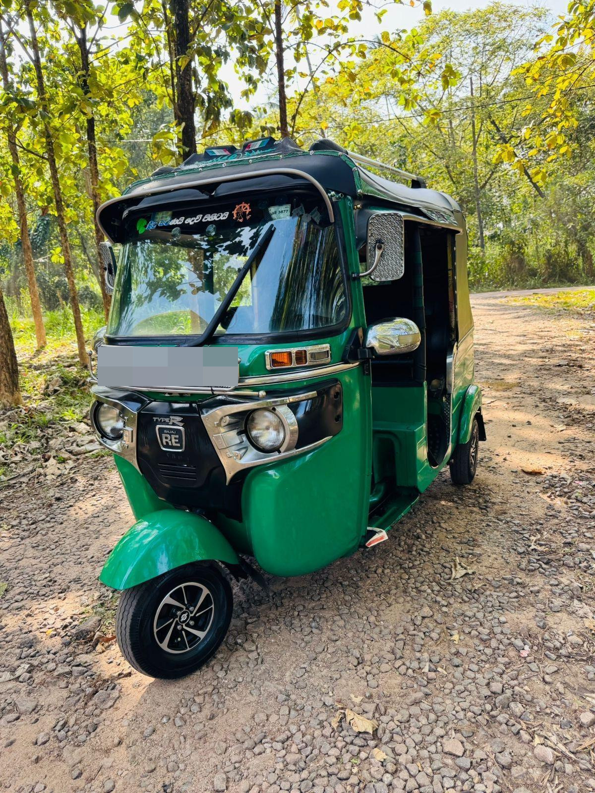 Bajaj Three Wheel 2014 ads-image-1