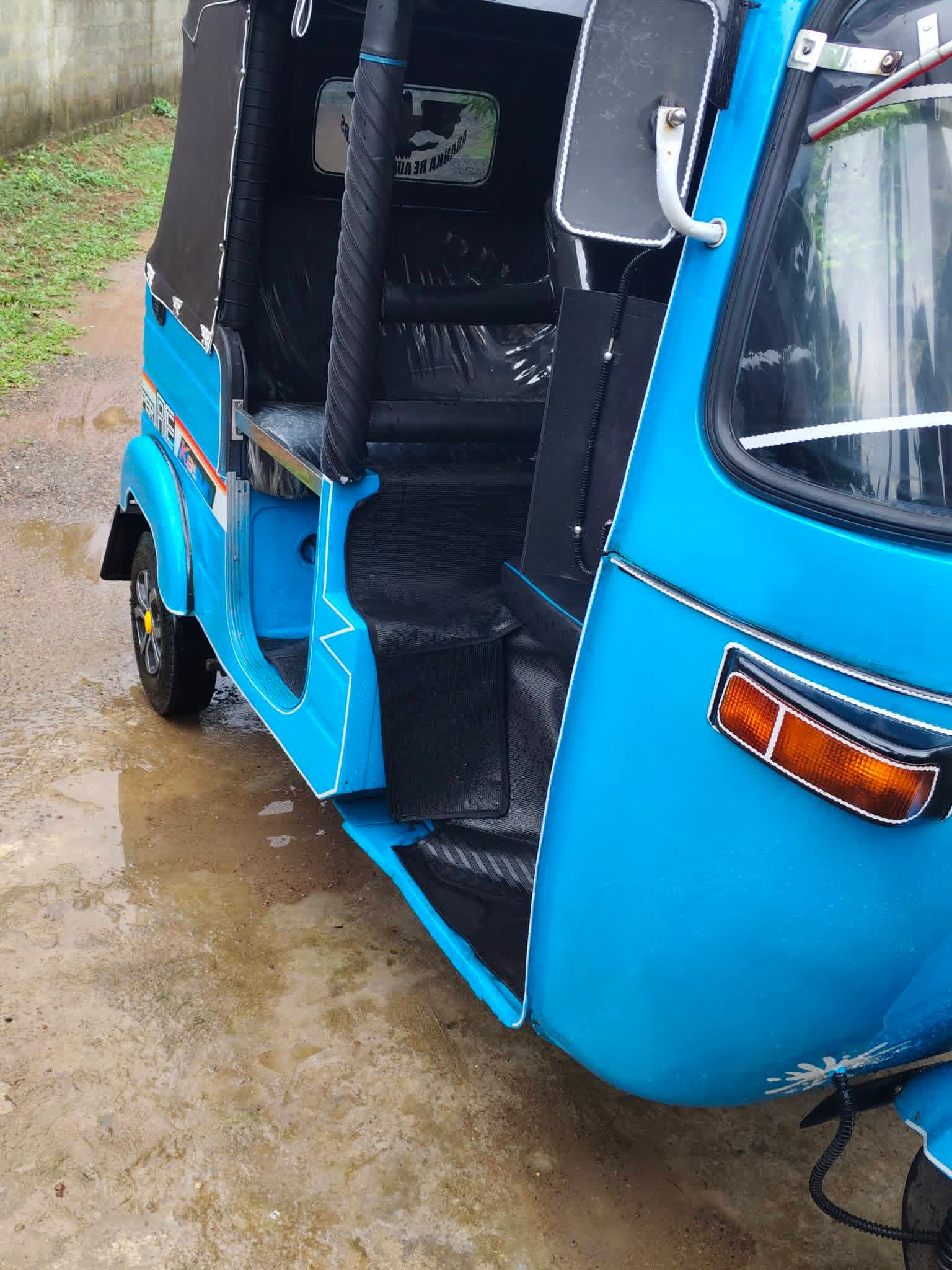 Bajaj 2 stroke 2005 - பயன்படுத்தப்பட்டது முச்சக்கர வண்டி sale in Sri Lanka - patpat.lk
