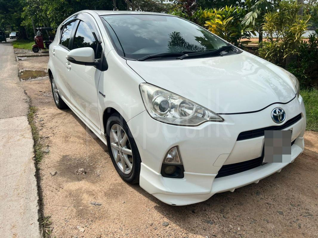 Toyota Aqua 2013 - பயன்படுத்தப்பட்டது கார் sale in Sri Lanka - patpat.lk