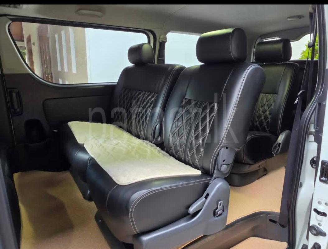 Toyota Hiace 2015 - பயன்படுத்தப்பட்டது வேன் sale in Sri Lanka - patpat.lk