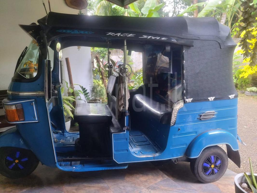 Bajaj 4 stroke 2012 - பயன்படுத்தப்பட்டது முச்சக்கர வண்டி sale in Sri Lanka - patpat.lk