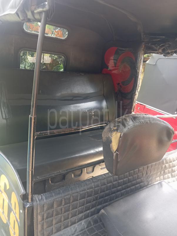 Bajaj 4 stroke 2014 - பயன்படுத்தப்பட்டது முச்சக்கர வண்டி sale in Sri Lanka - patpat.lk