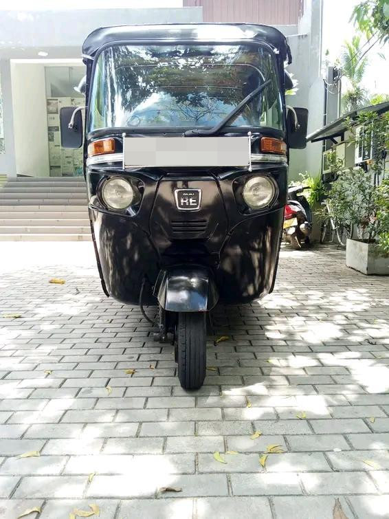 Bajaj Three Wheel 2010 ads-image-1