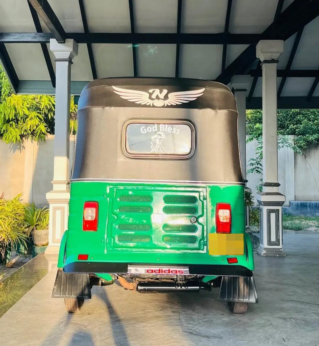 Bajaj Three Wheel 2016 - Used Three wheeler sale in Sri Lanka - patpat.lk