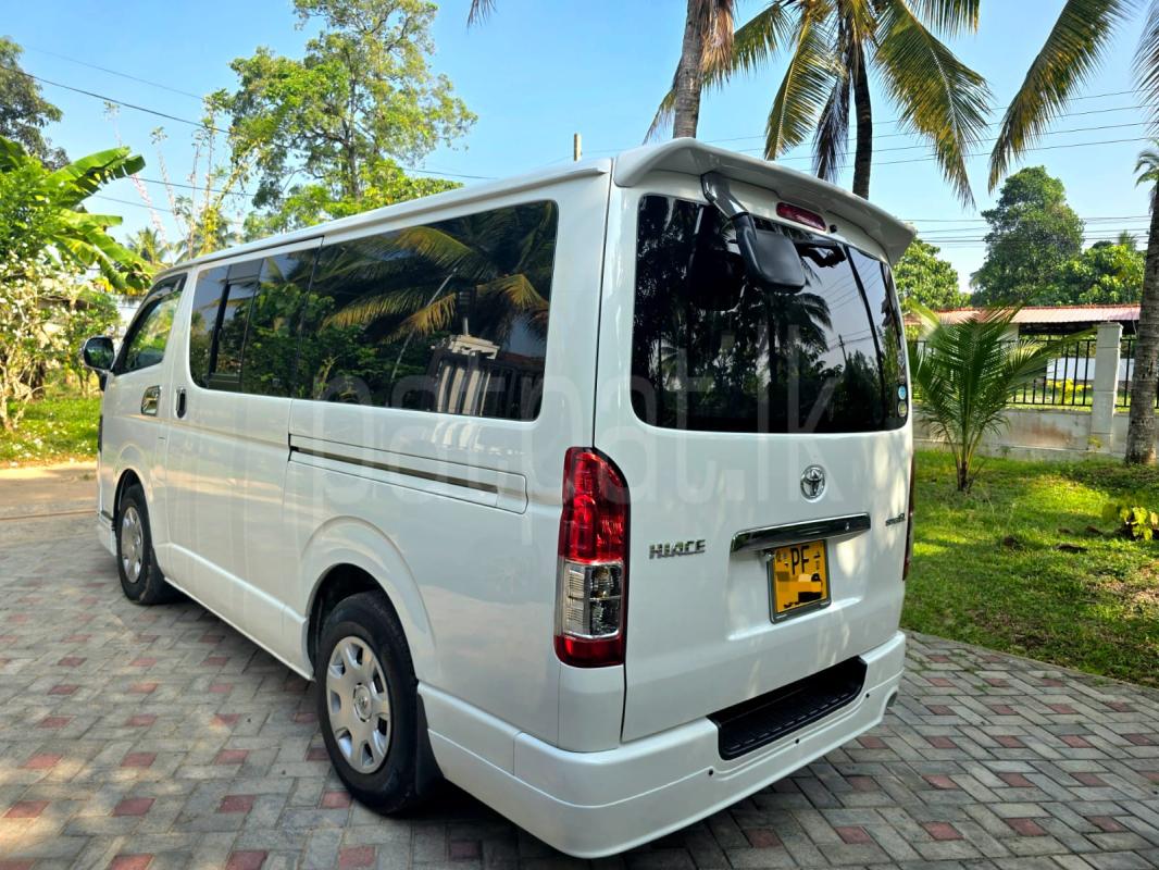 Toyota Hiace 2006 - Used Van sale in Sri Lanka - patpat.lk