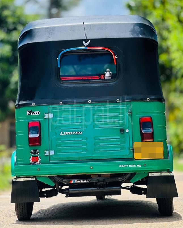 Bajaj Three Wheel 2015 - பயன்படுத்தப்பட்டது முச்சக்கர வண்டி sale in Sri Lanka - patpat.lk