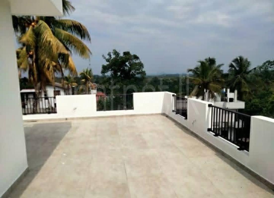 House for Sale in Athurugiriya