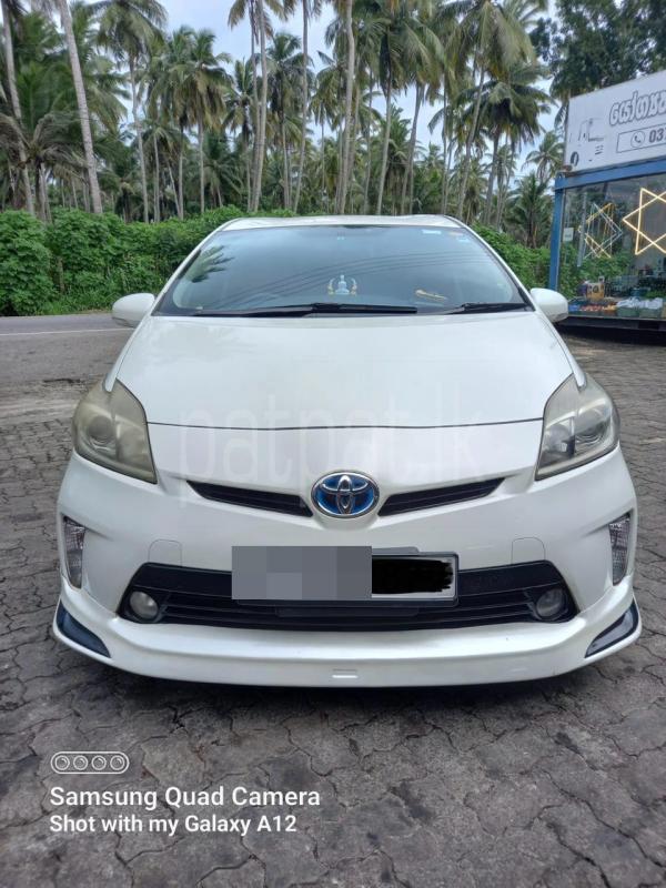 Toyota Prius 2013 - Reconditioned Car sale in Sri Lanka - patpat.lk