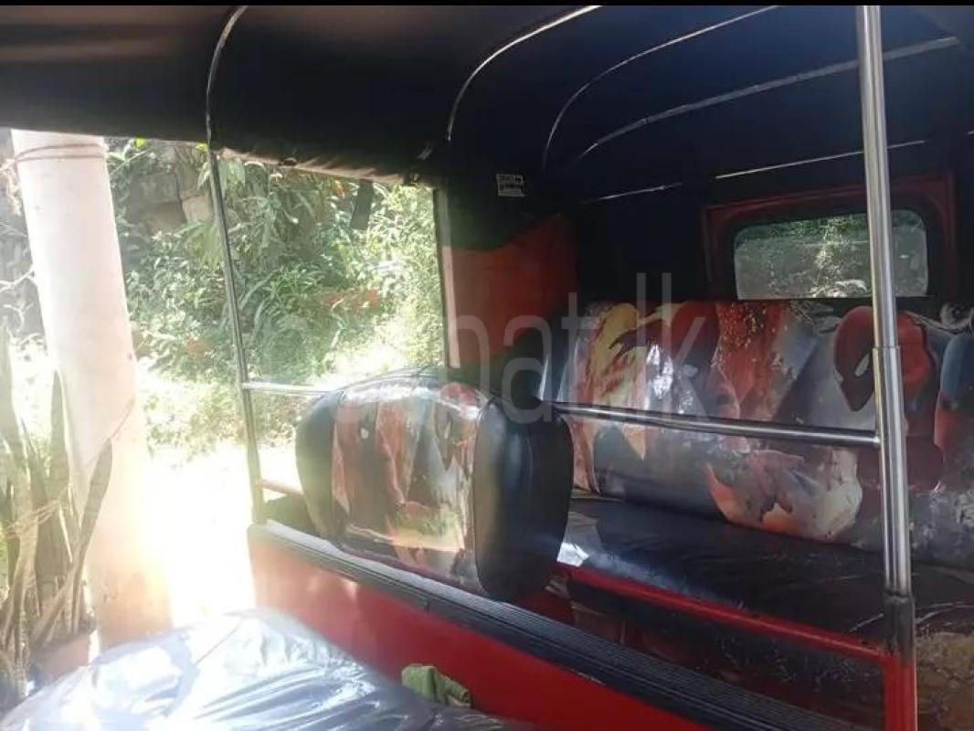 Bajaj Three Wheel 2015 - பயன்படுத்தப்பட்டது முச்சக்கர வண்டி sale in Sri Lanka - patpat.lk