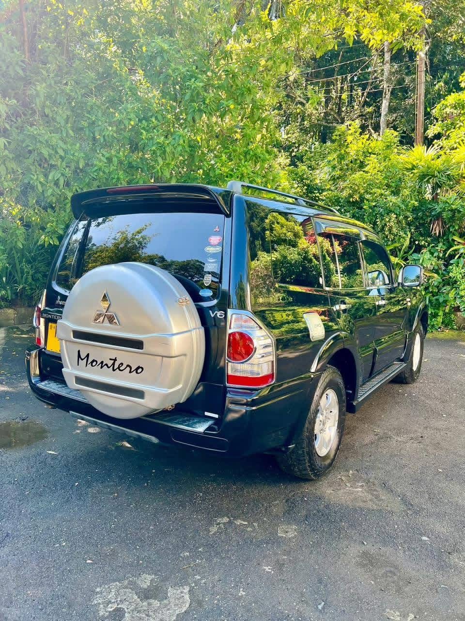Mitsubishi Montero 2004 - பயன்படுத்தப்பட்டது SUV sale in Sri Lanka - patpat.lk