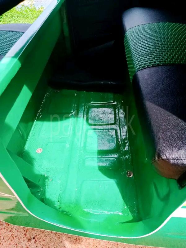 Bajaj 2 stroke 2000 - பயன்படுத்தப்பட்டது முச்சக்கர வண்டி sale in Sri Lanka - patpat.lk