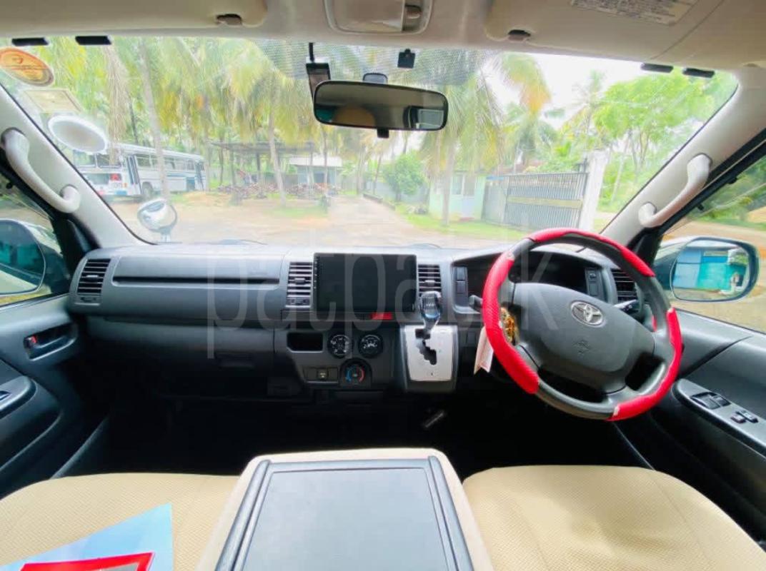 Toyota Hiace 2017 - பயன்படுத்தப்பட்டது வேன் sale in Sri Lanka - patpat.lk