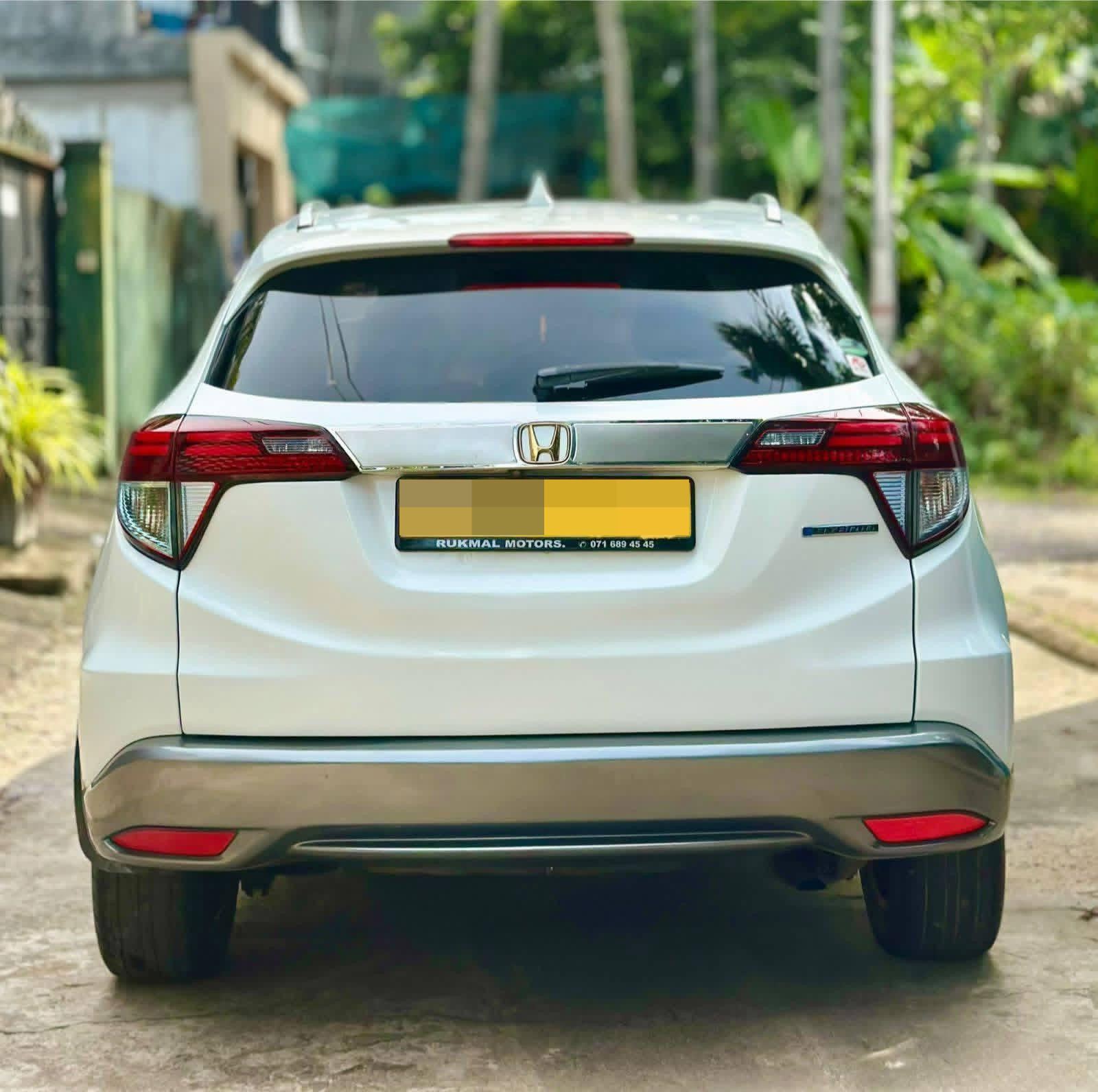 Honda Vezel 2014 - பயன்படுத்தப்பட்டது SUV sale in Sri Lanka - patpat.lk