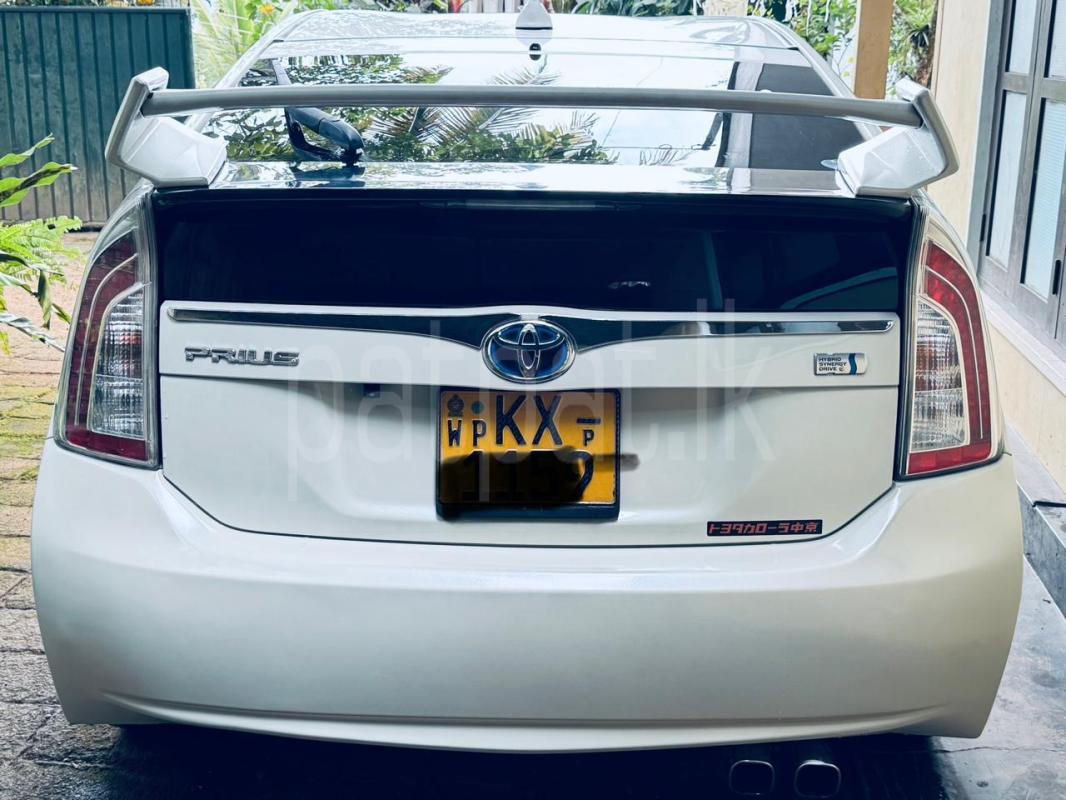 Toyota Prius 2012 - பயன்படுத்தப்பட்டது கார் sale in Sri Lanka - patpat.lk
