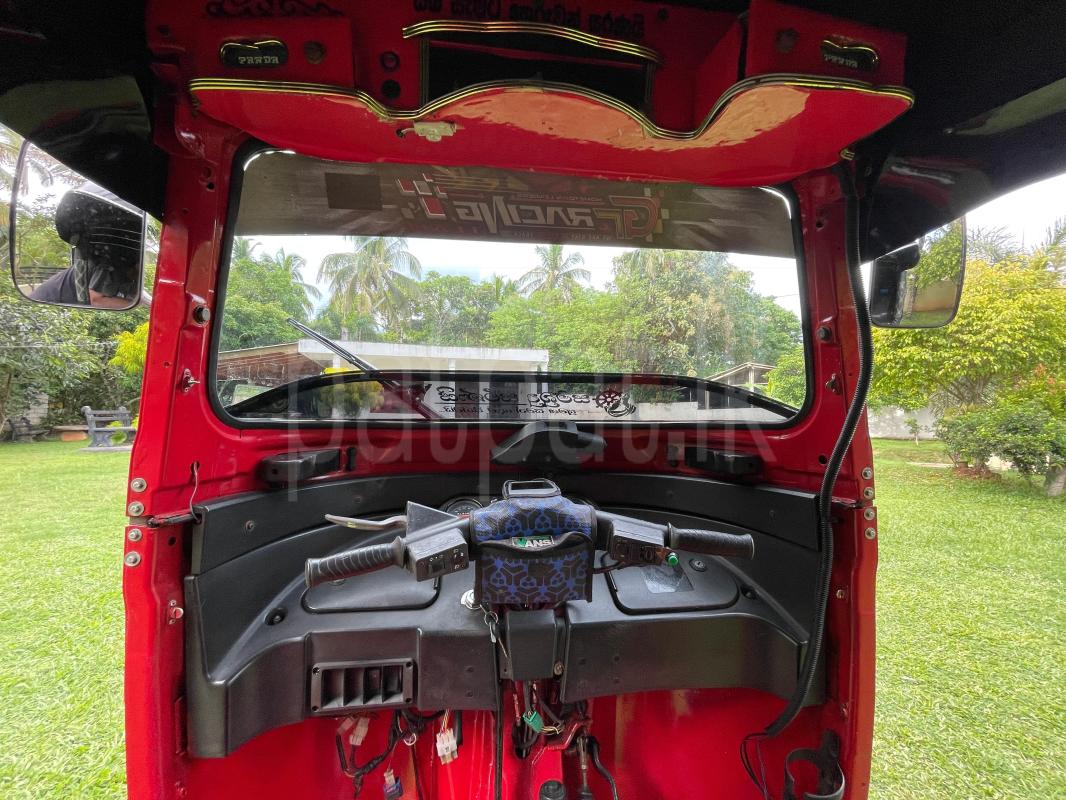 Bajaj Three Wheel 2015 - பயன்படுத்தப்பட்டது முச்சக்கர வண்டி sale in Sri Lanka - patpat.lk
