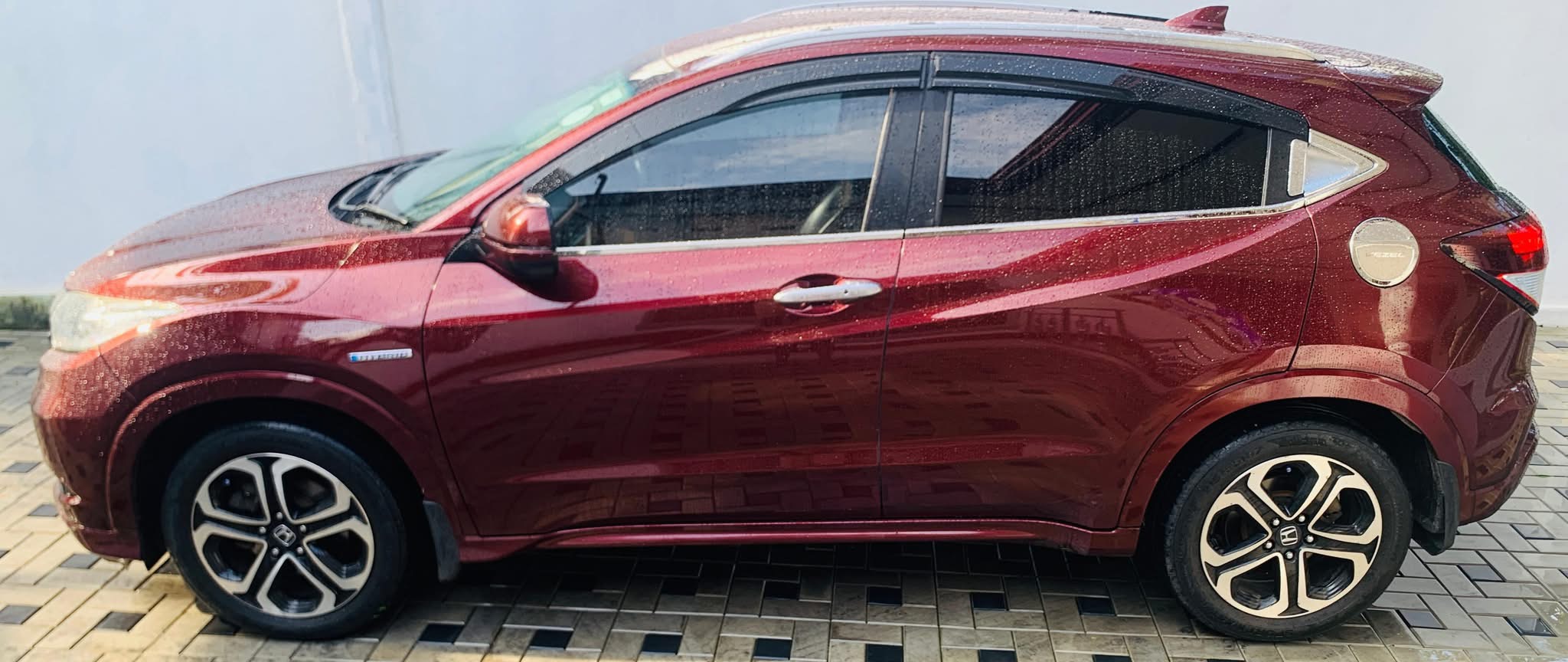 Honda Vezel 2014 - பயன்படுத்தப்பட்டது SUV sale in Sri Lanka - patpat.lk