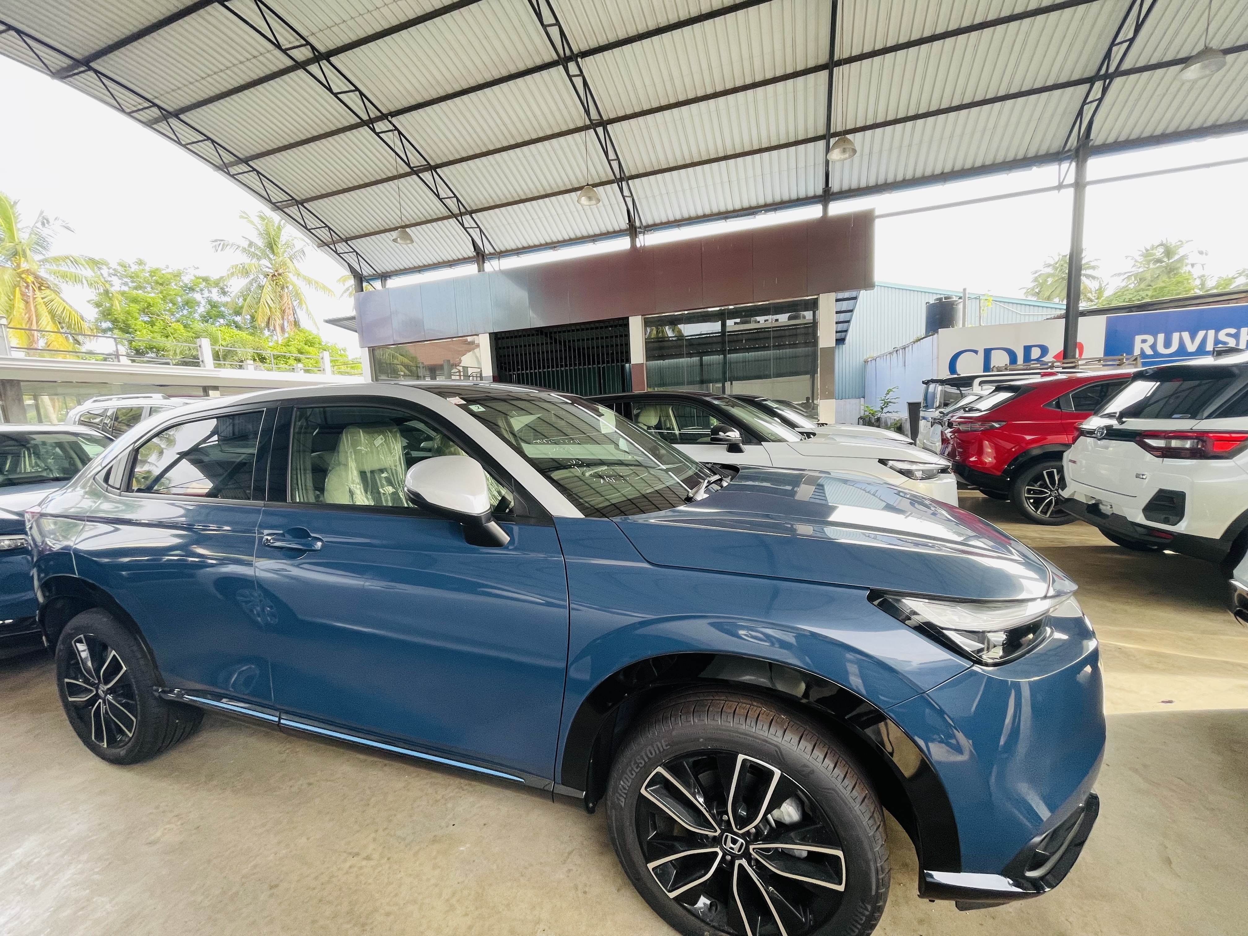 Honda Vezel 2024 - Reconditioned SUV sale in Sri Lanka - patpat.lk