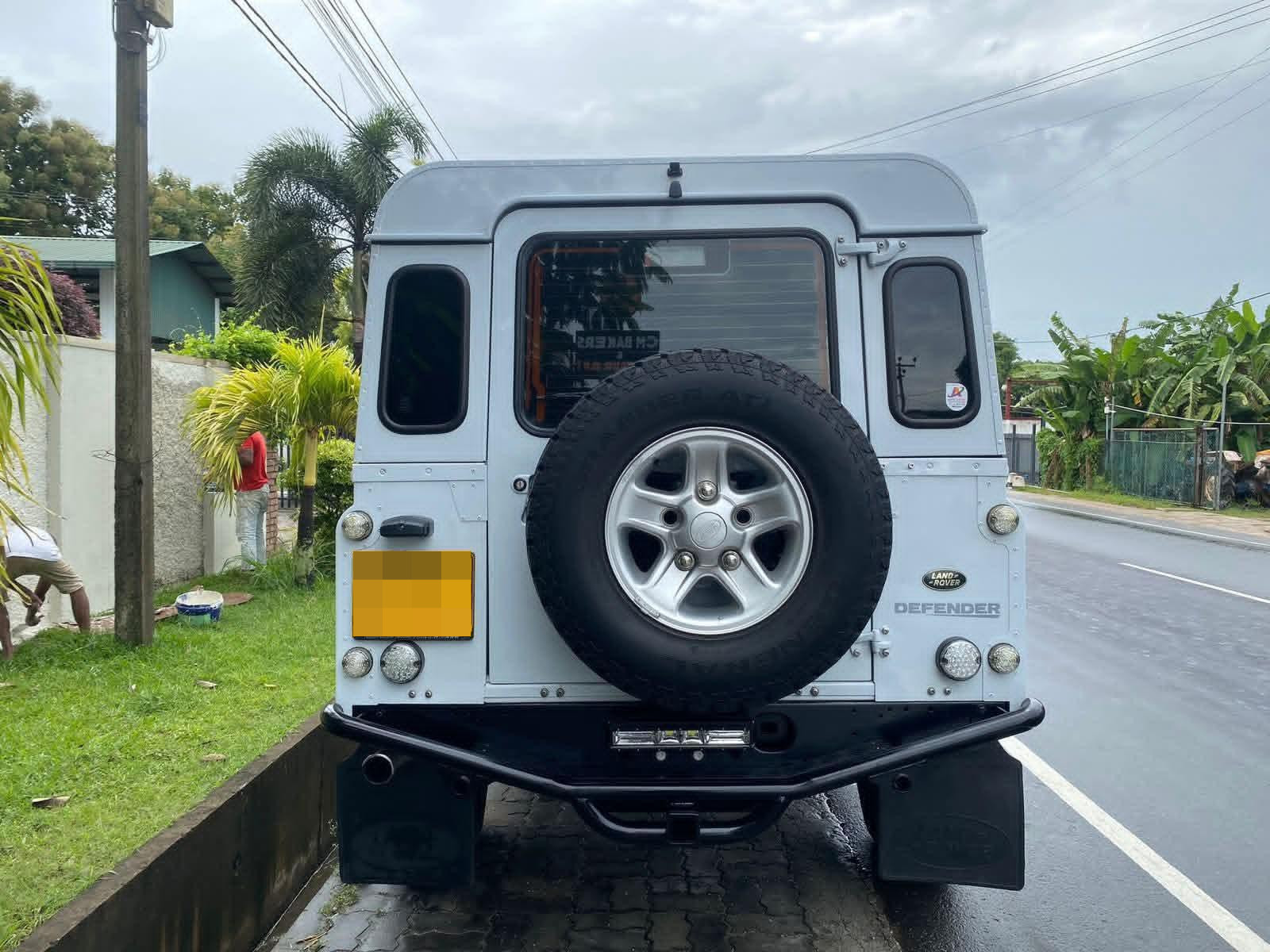 Land Rover Defender 2006 - பயன்படுத்தப்பட்டது SUV sale in Sri Lanka - patpat.lk