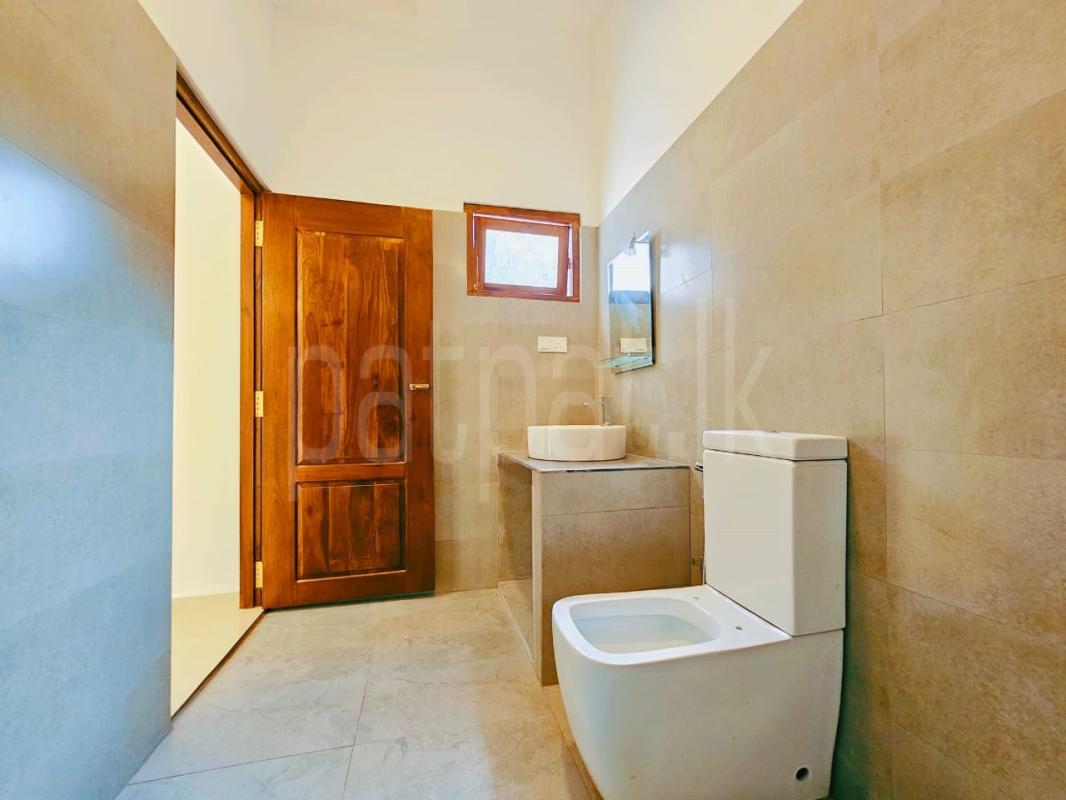 House for Sale in Talawatugoda