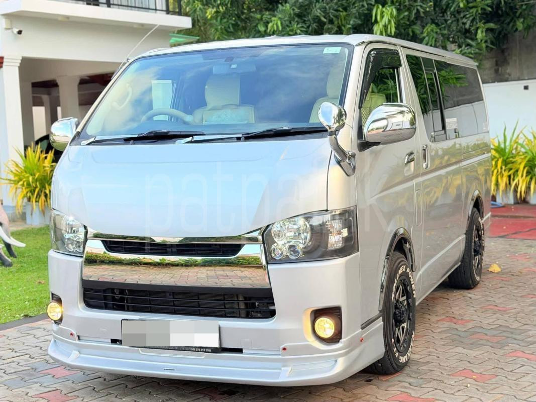 Toyota Hiace 2005 - பயன்படுத்தப்பட்டது வேன் sale in Sri Lanka - patpat.lk
