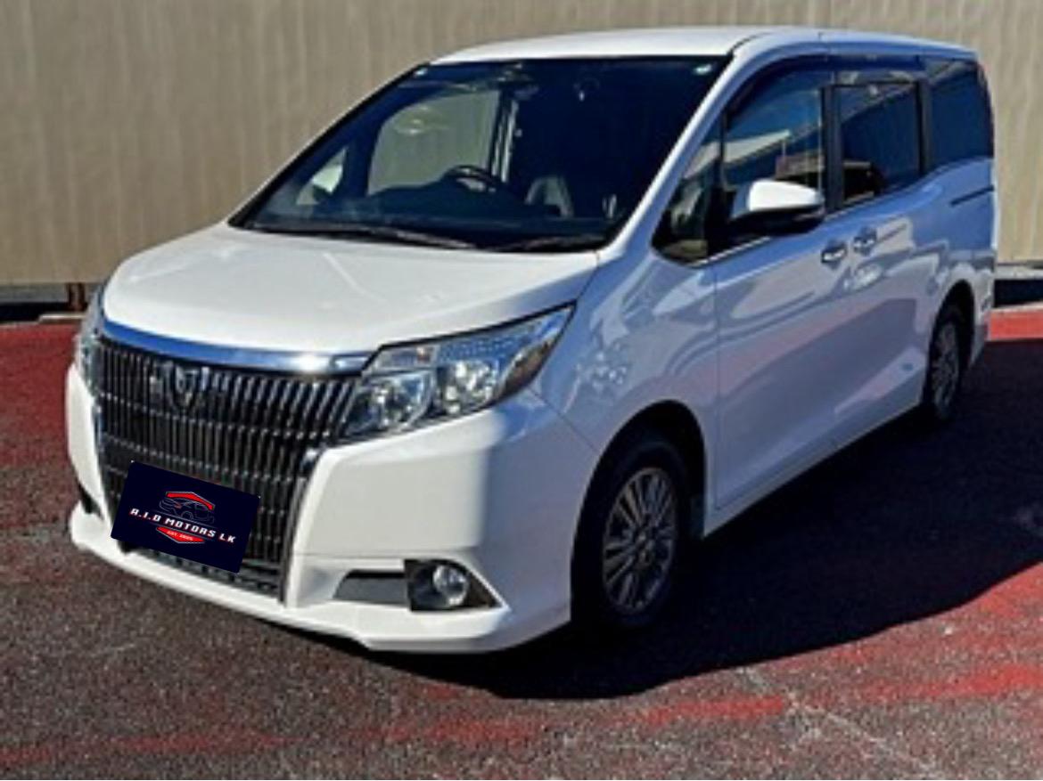 Toyota Voxy 2014 - භාවිතා කරන ලද වෑන් රථය sale in Sri Lanka - patpat.lk