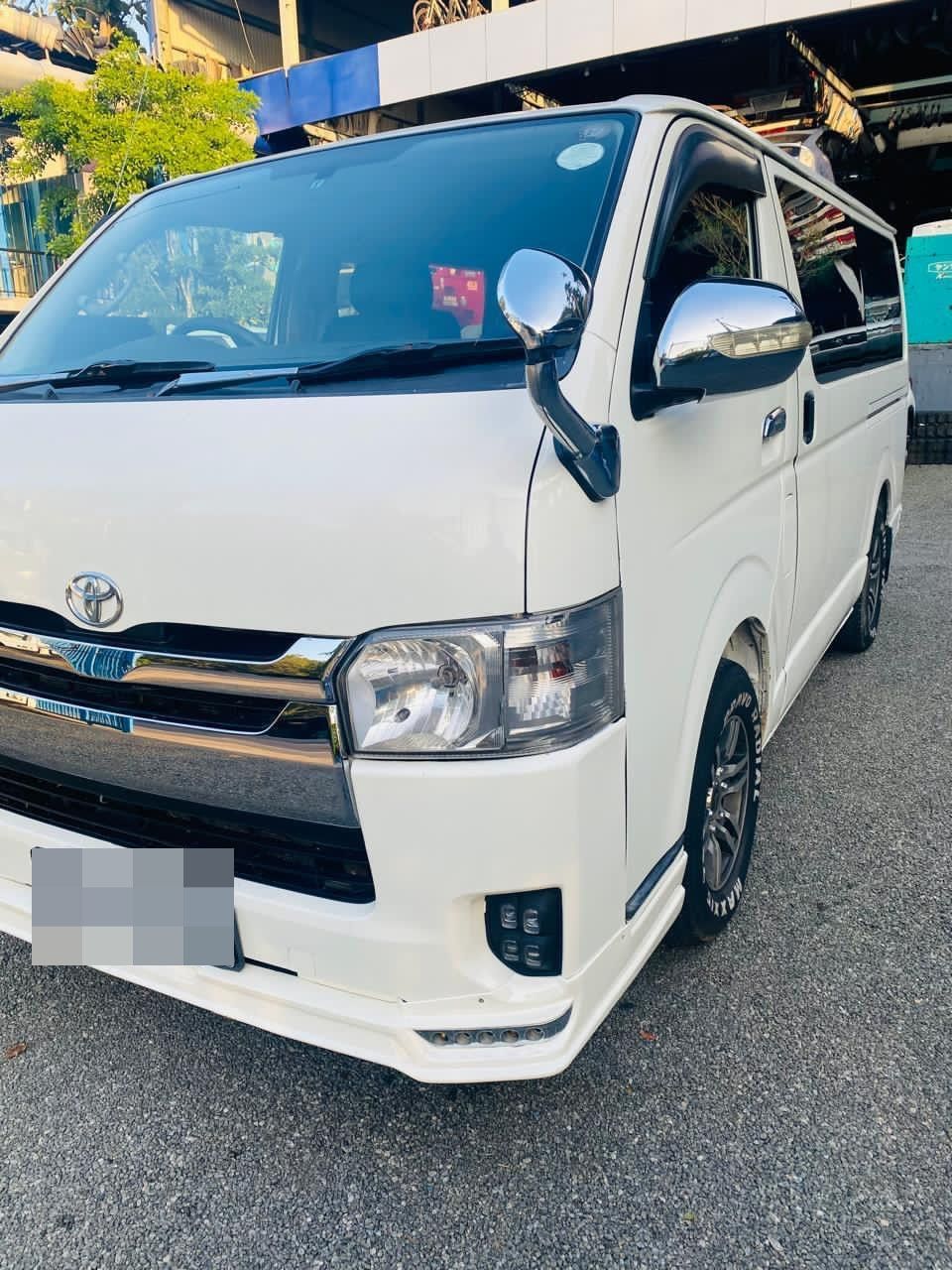 Toyota Hiace 2006 - Reconditioned Van sale in Sri Lanka - patpat.lk