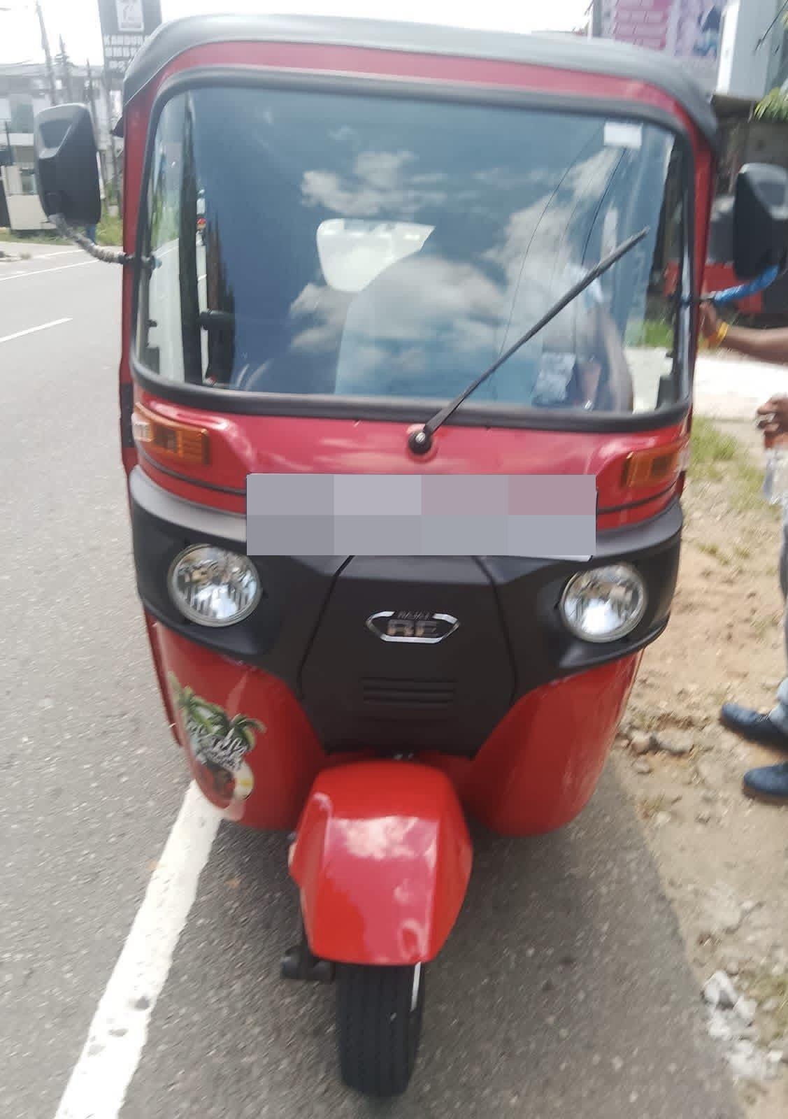 Bajaj Three Wheel 2024 - Used Three wheeler sale in Sri Lanka - patpat.lk