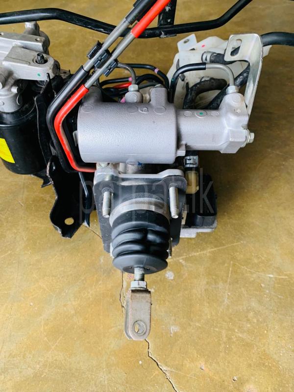 TOYOTA PRIUS ZVW30 ABS UNIT WITH  ACCUMULATOR