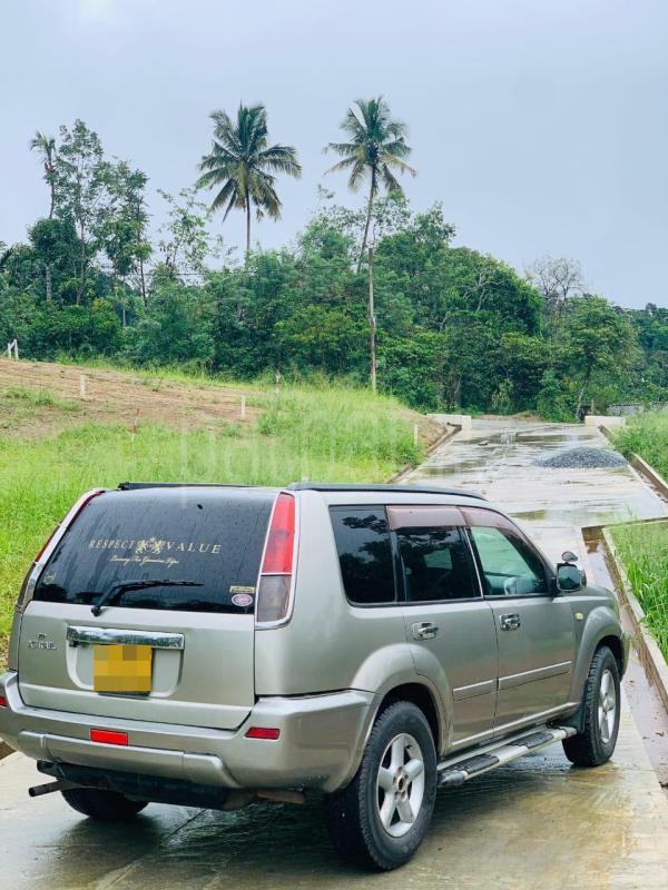 Nissan X Trail 2001 - பயன்படுத்தப்பட்டது SUV sale in Sri Lanka - patpat.lk