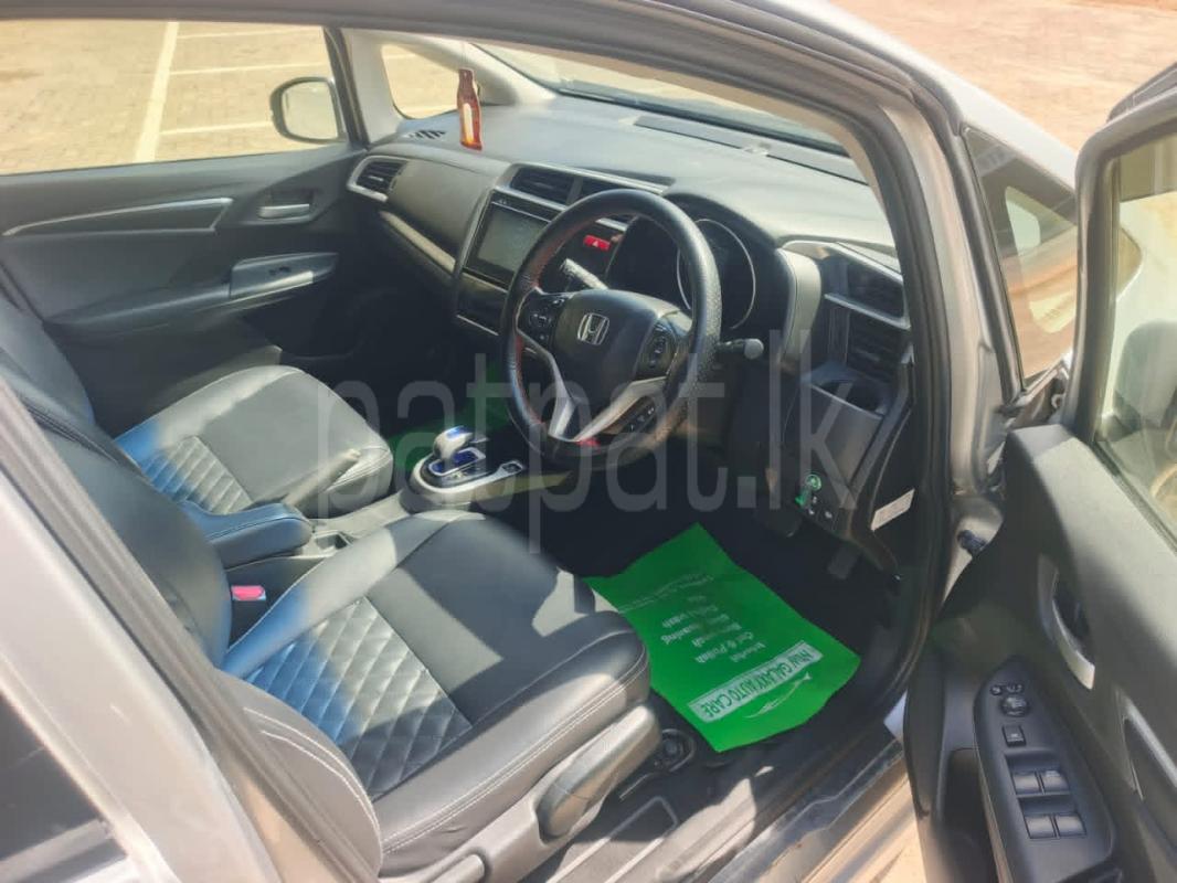 Honda Fit 2013 - மறுசீரமைக்கப்பட்டது கார் sale in Sri Lanka - patpat.lk