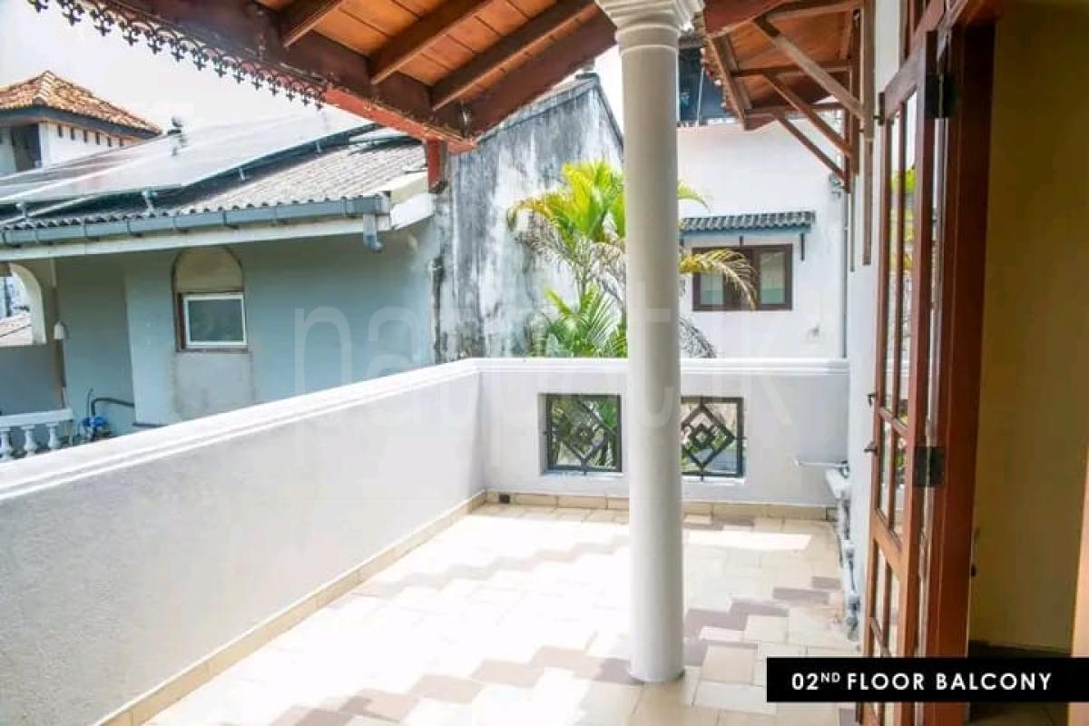 premium-listing-image