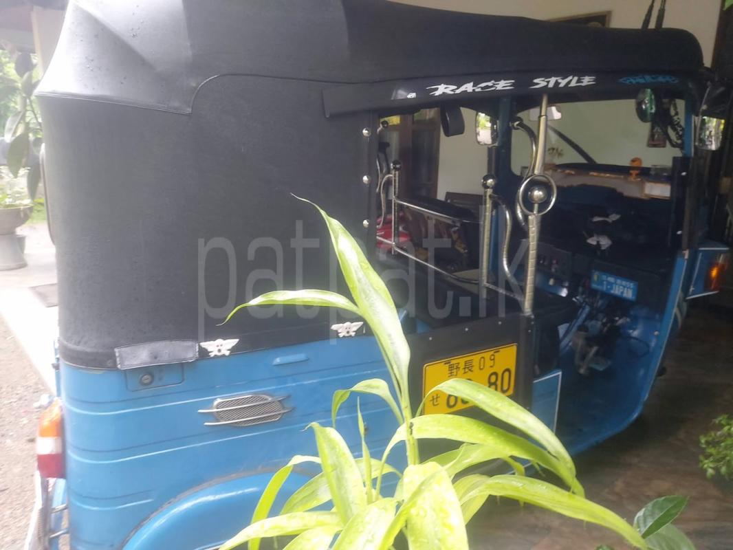 Bajaj 4 stroke 2012 - பயன்படுத்தப்பட்டது முச்சக்கர வண்டி sale in Sri Lanka - patpat.lk