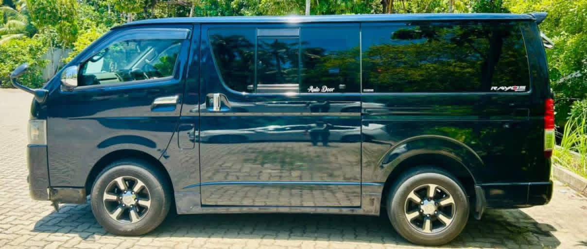 Toyota Hiace 2017 - Used Van sale in Sri Lanka - patpat.lk