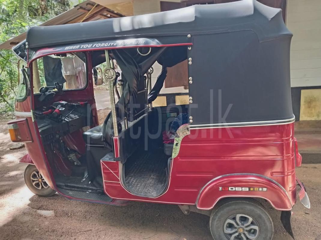Bajaj Three Wheel 2011 - பயன்படுத்தப்பட்டது முச்சக்கர வண்டி sale in Sri Lanka - patpat.lk