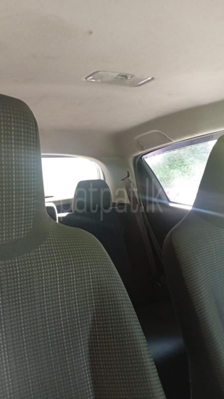 Toyota Vitz 2015 - பயன்படுத்தப்பட்டது கார் sale in Sri Lanka - patpat.lk