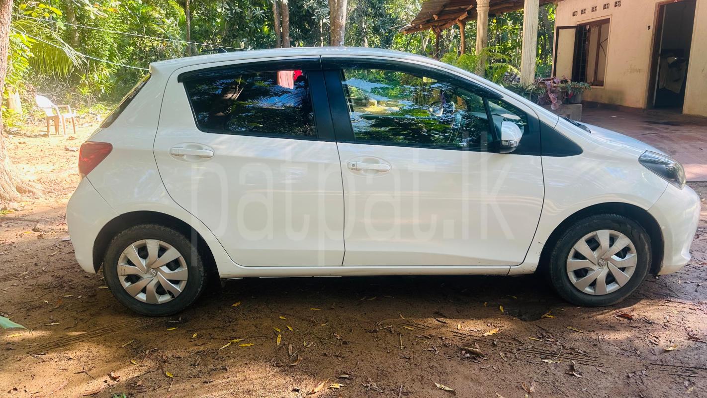 Toyota Vitz 2016 - பயன்படுத்தப்பட்டது கார் sale in Sri Lanka - patpat.lk