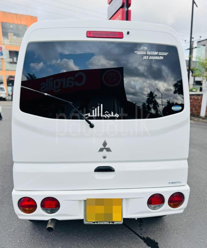 Mitsubishi Minicab 2011 - பயன்படுத்தப்பட்டது வேன் sale in Sri Lanka - patpat.lk