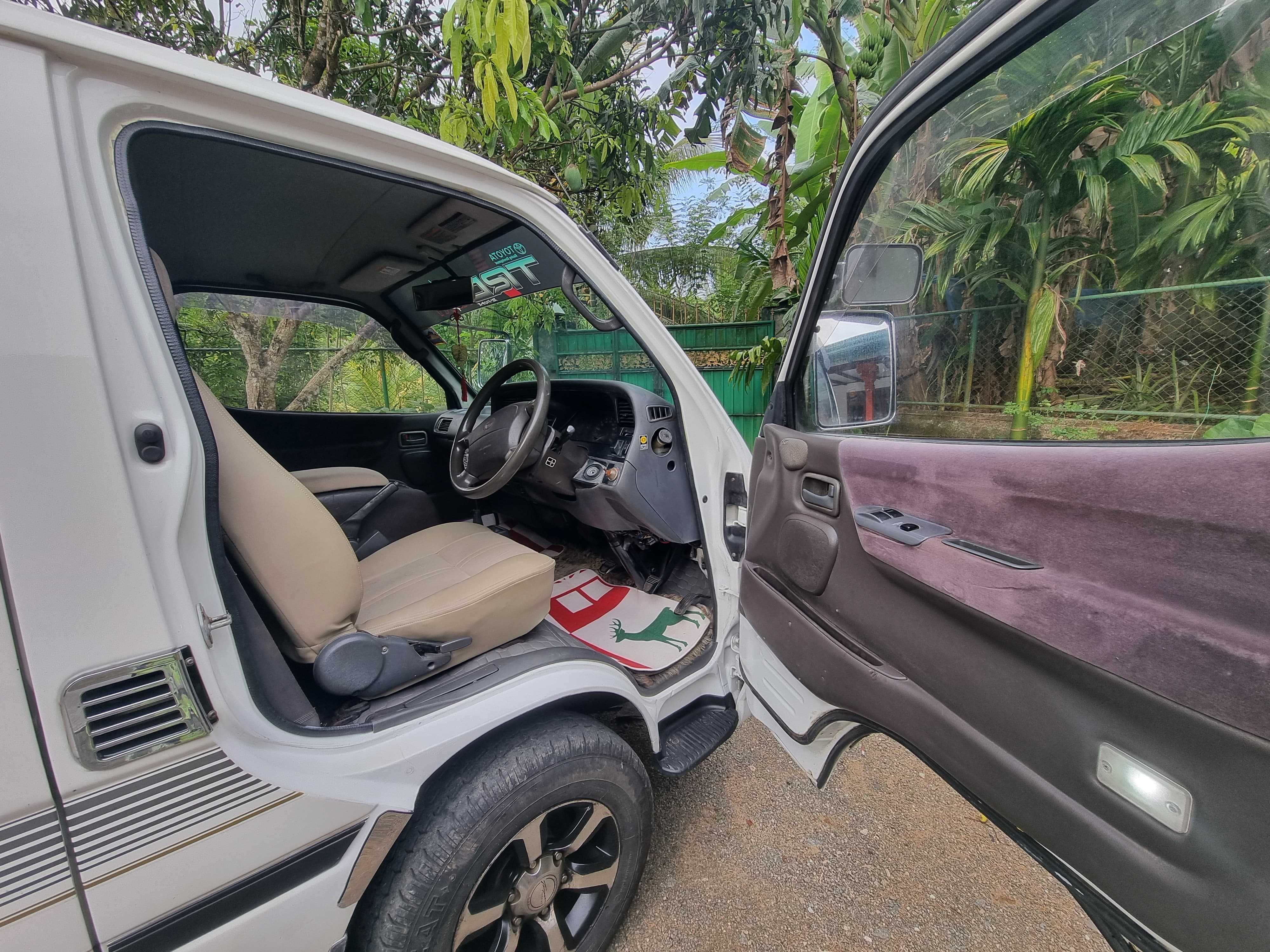 Toyota Hiace 1997 - Used Van sale in Sri Lanka - patpat.lk