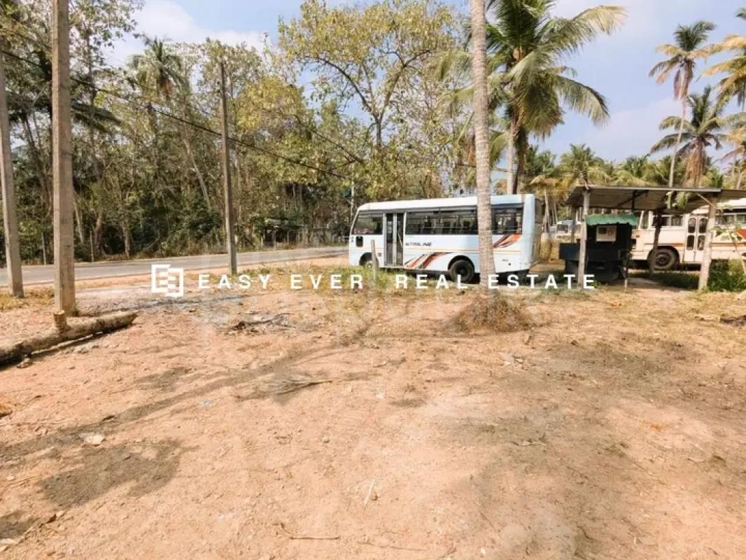 Commercial Land for Sale in Minuwangoda