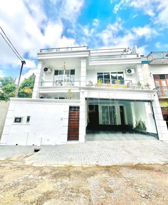 House for Sale in Pelawatta