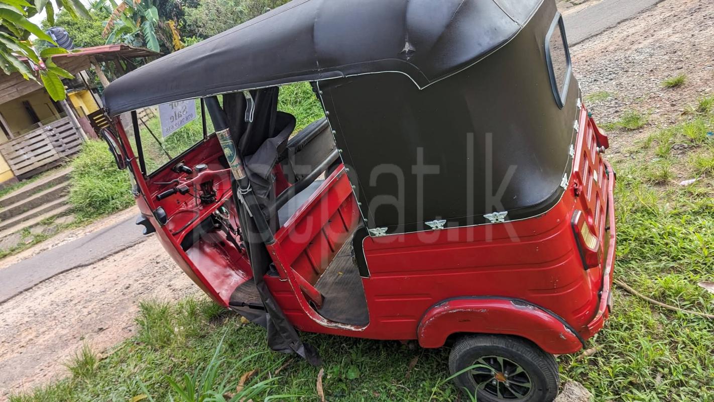 Bajaj 2 stroke 2001 - பயன்படுத்தப்பட்டது முச்சக்கர வண்டி sale in Sri Lanka - patpat.lk