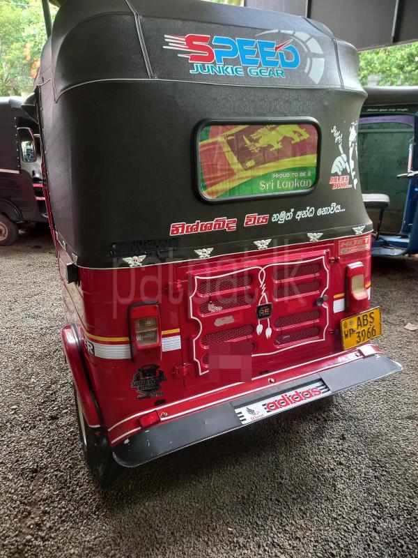 Bajaj 4 stroke 2018 - பயன்படுத்தப்பட்டது முச்சக்கர வண்டி sale in Sri Lanka - patpat.lk