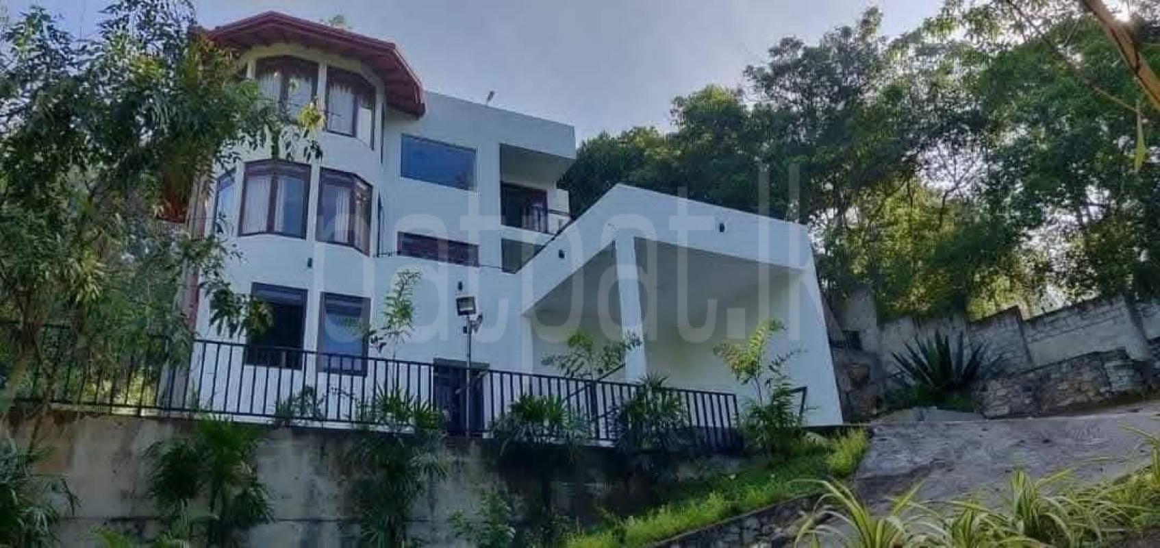 House for Sale in Peradeniya