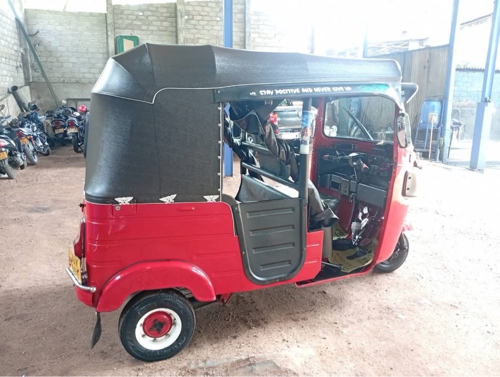 Bajaj Three Wheel 2015 - பயன்படுத்தப்பட்டது முச்சக்கர வண்டி sale in Sri Lanka - patpat.lk
