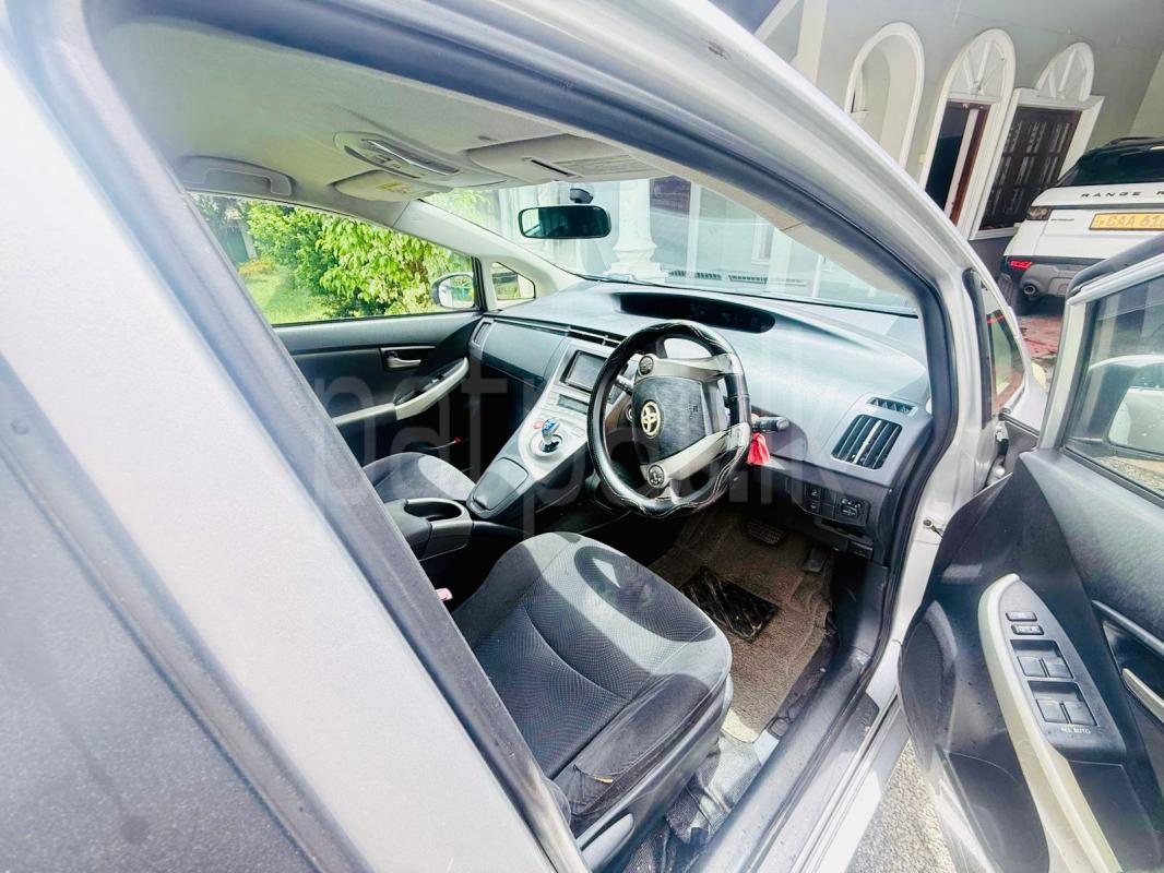 Toyota Prius 2012 - பயன்படுத்தப்பட்டது கார் sale in Sri Lanka - patpat.lk