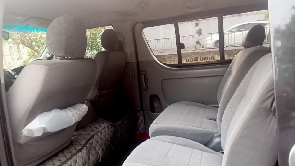 Toyota Hiace 2006 - භාවිතා කරන ලද වෑන් රථය sale in Sri Lanka - patpat.lk