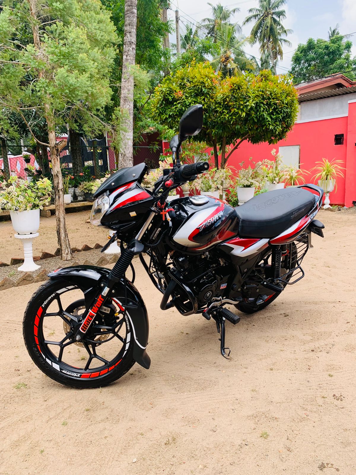 Bajaj Discover 2024 - பயன்படுத்தப்பட்டது பைக் sale in Sri Lanka - patpat.lk