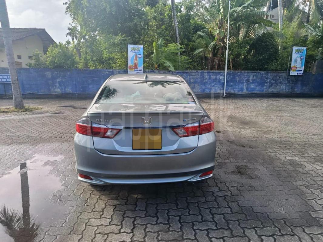 Honda Grace 2015 - பயன்படுத்தப்பட்டது கார் sale in Sri Lanka - patpat.lk