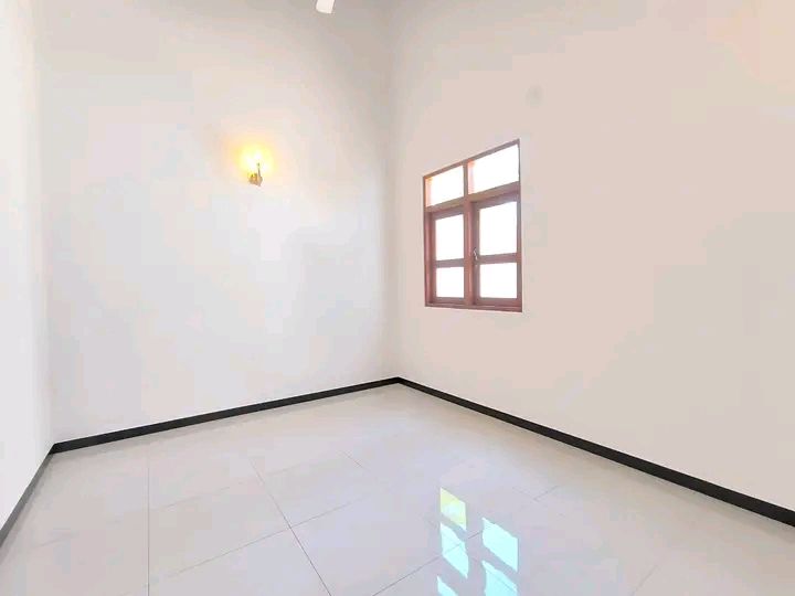 House for Sale in Athurugiriya